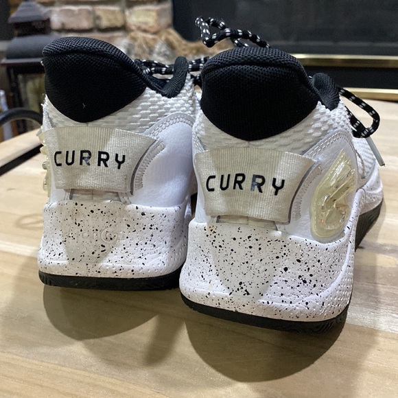 Under Armour Curry 3 Z7 'White Black' 3026623-100 Size 7Y - Picture 3 of 8